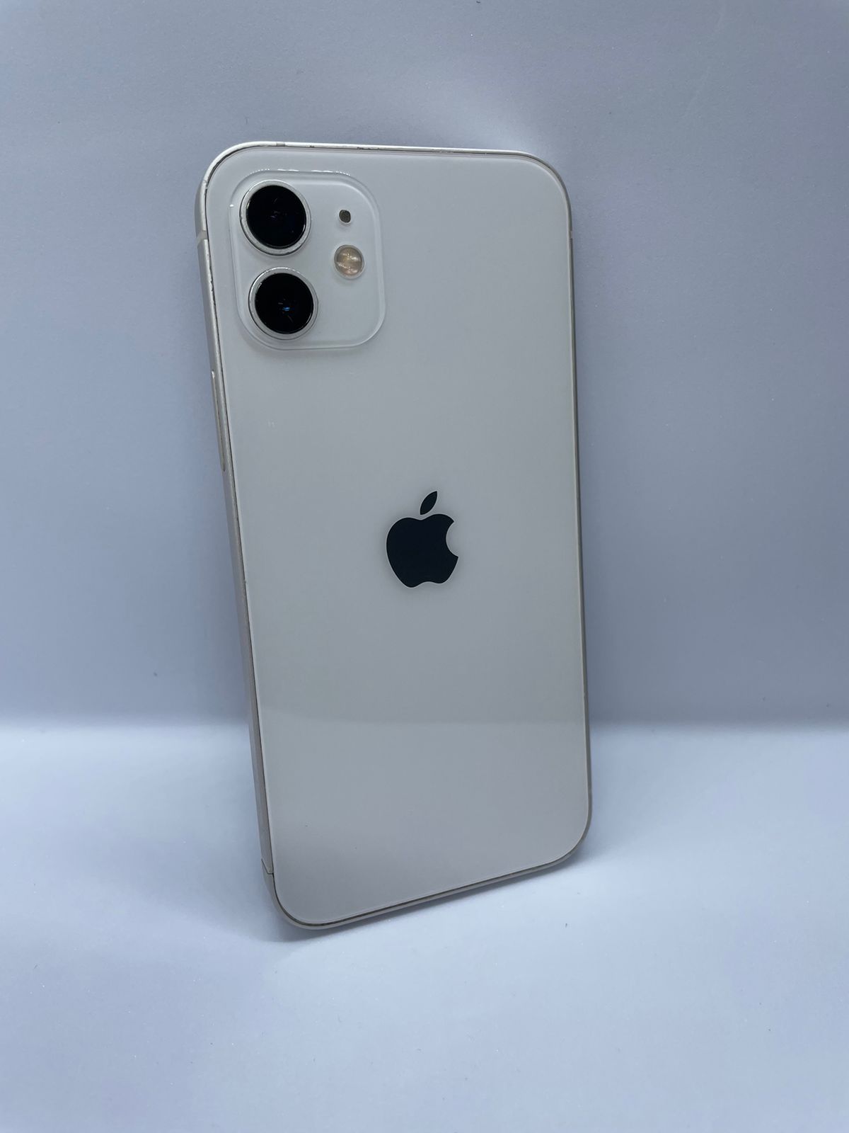 iPhone 12 - 128 GB - White - 100% Battery