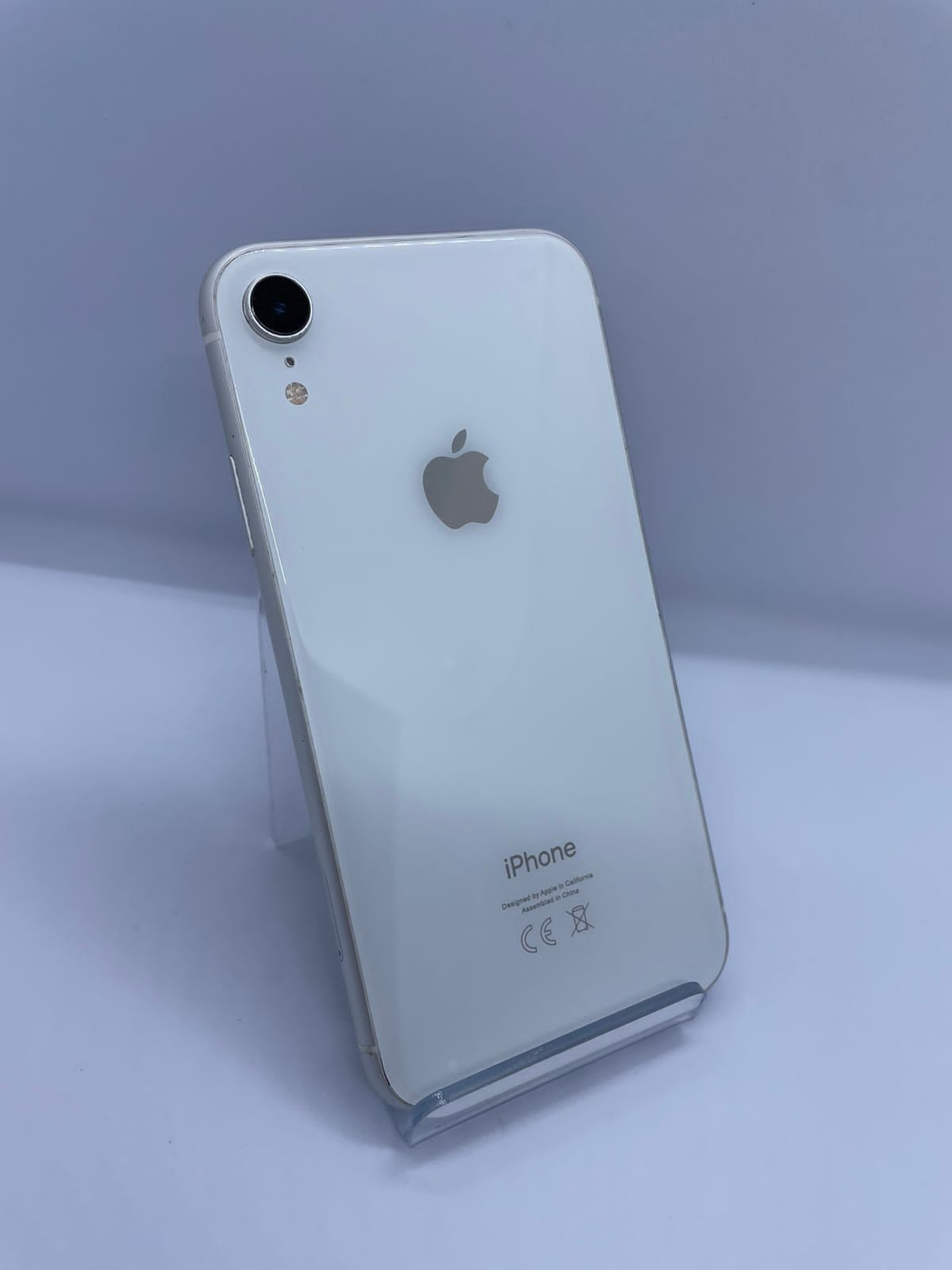 iPhone XR - 128 GB - White - Excellent Condition – Lang Electronics